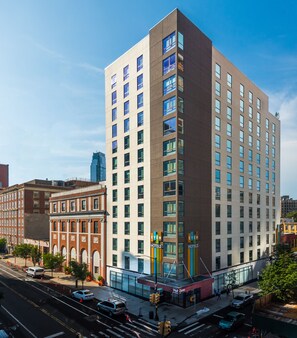 Exterior - EVEN Hotel Brooklyn by IHG (Brooklyn)