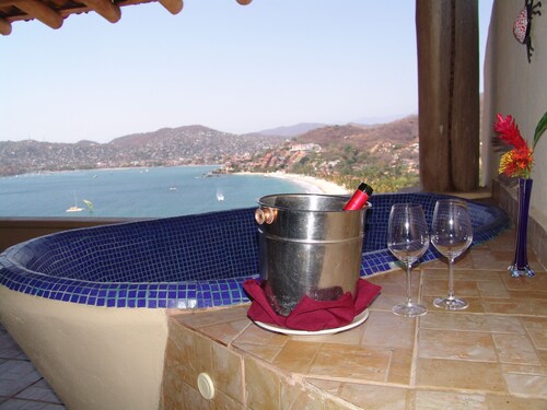 La Escollera Suites Adults Only