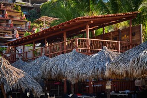 Dining - Arena Suites (Zihuatanejo)