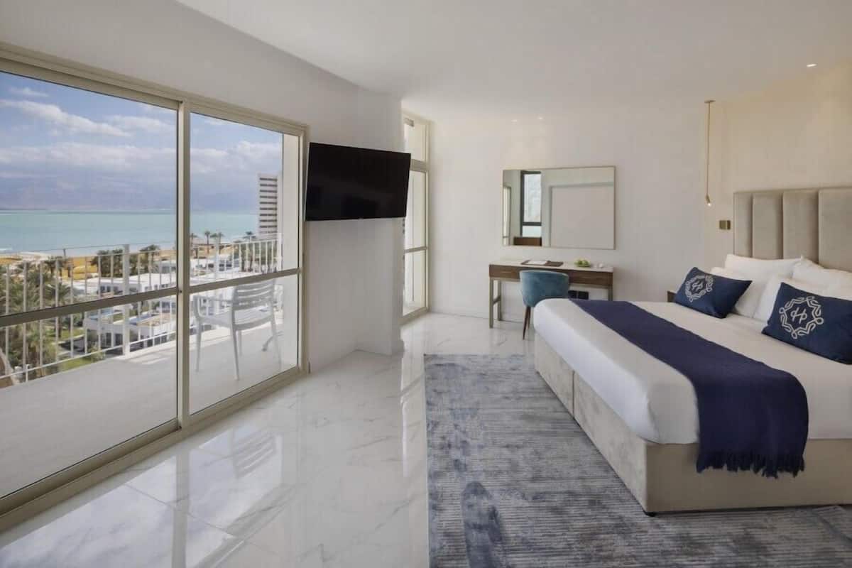 Habitación Deluxe, vistas al mar | 1 dormitorio, minibar, caja fuerte y escritorio