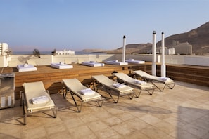 Sun deck