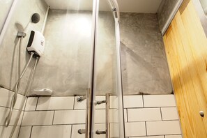 Douche de la salle de bain