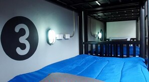 折叠床/加床（额外收费）、免费 WiFi