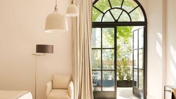 Superior Room | Premium bedding, free minibar items, in-room safe, desk