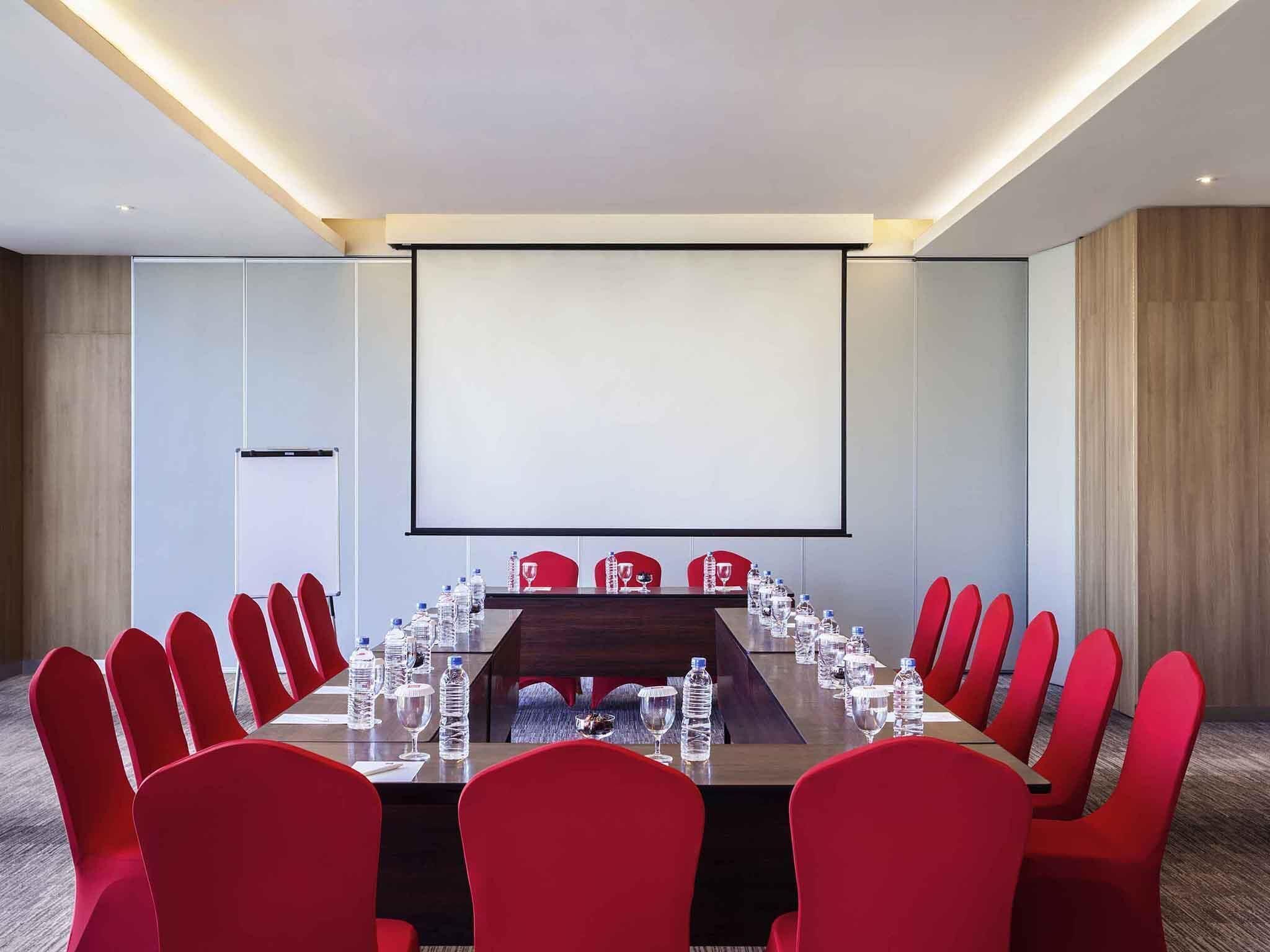 Meeting facility