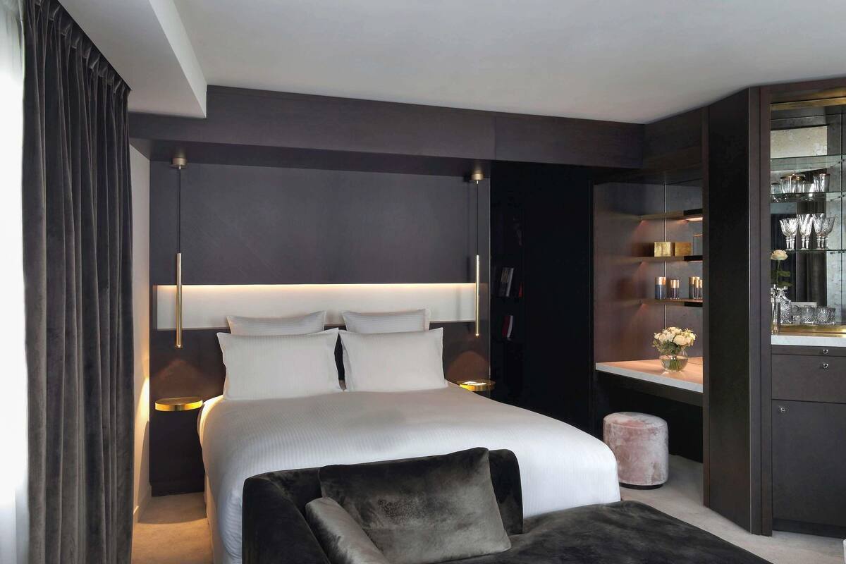 Signature Suite, 1 King Bed (Ebene Executive) | Premium bedding, minibar, in-room safe, desk