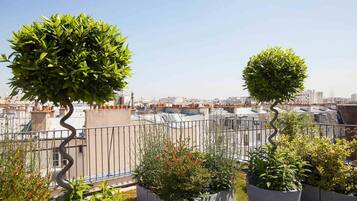 Ropa de cama de alta calidad y minibar