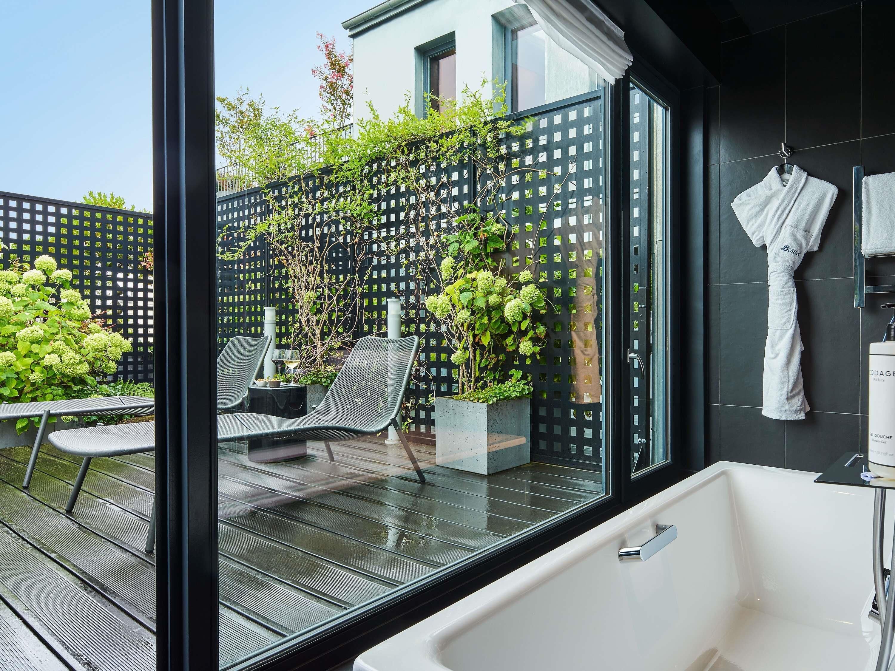 Suite Signature, 1 cama de matrimonio grande (Teck Executive) | Ropa de cama de alta calidad, minibar, caja fuerte y escritorio