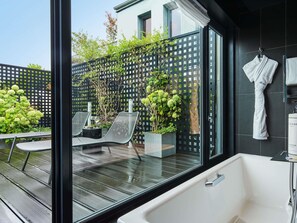 Signature Suite, 1 King Bed (Teck Executive) | Premium bedding, minibar, in-room safe, desk - Boutet Bastille Hotel Paris - MGallery Collection (Paris)