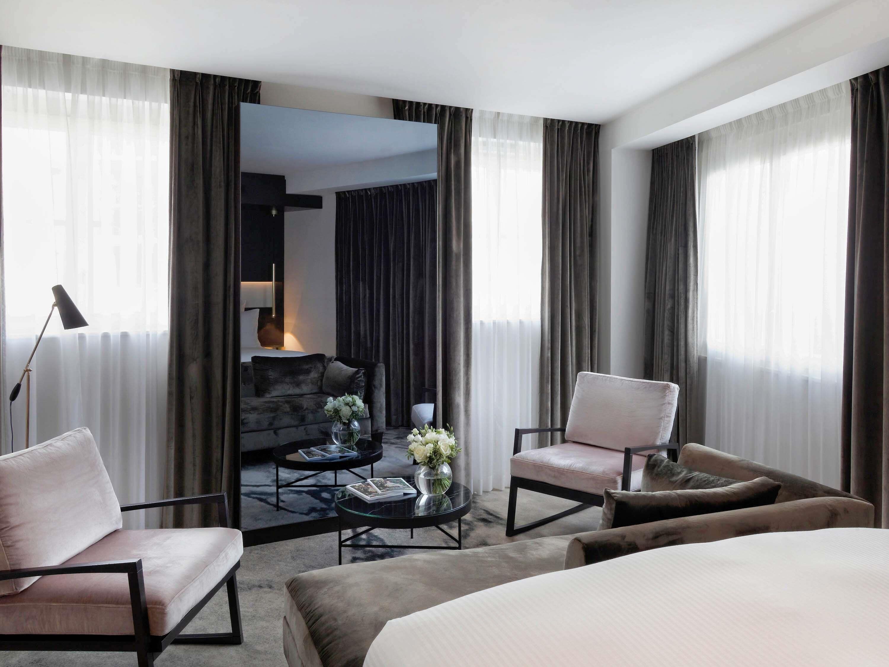 Signature Suite, 1 King Bed (Ebene Executive) | Premium bedding, minibar, in-room safe, desk