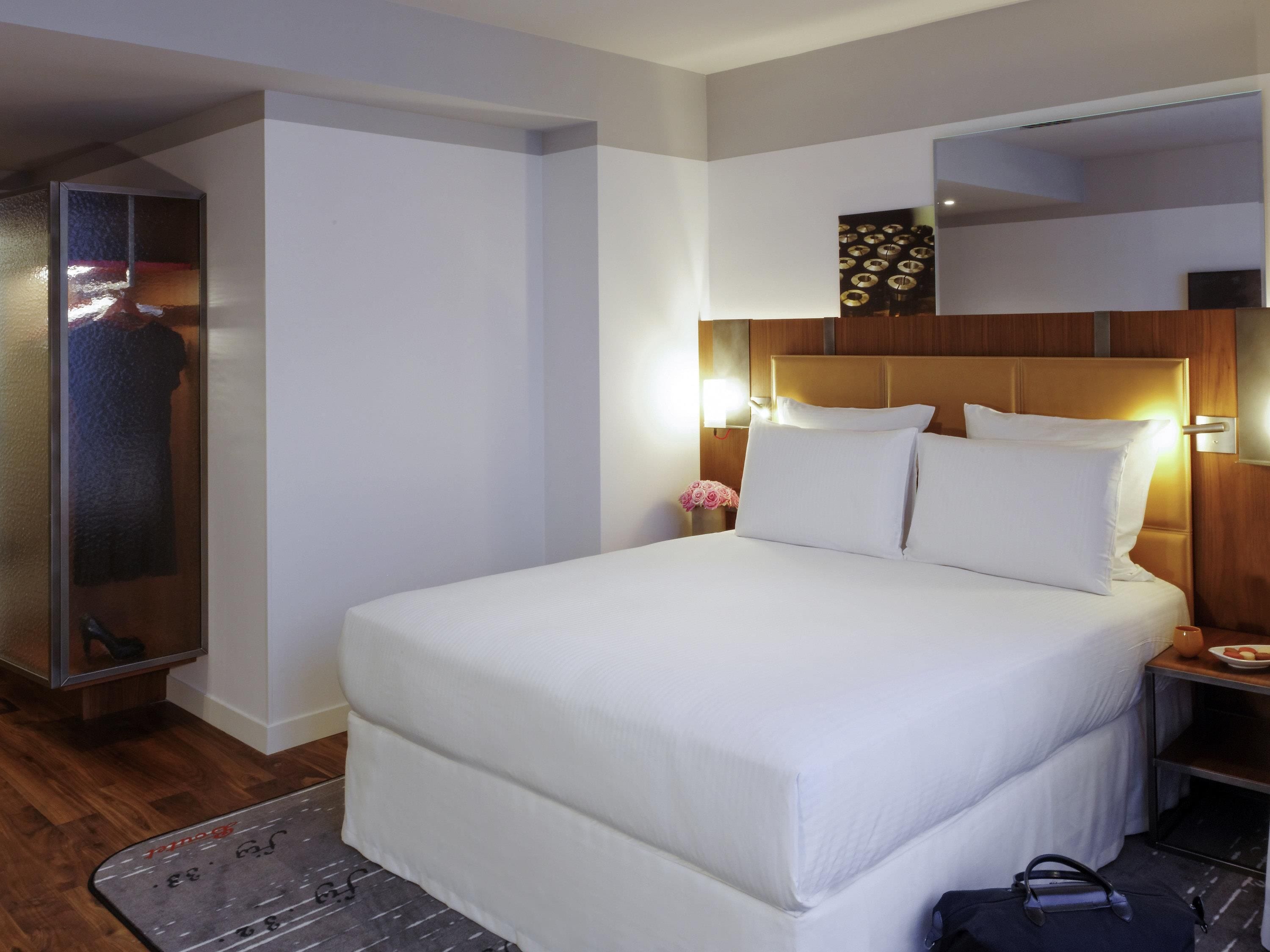 Superior Room, 1 Queen Bed | Premium bedding, minibar, in-room safe, desk
