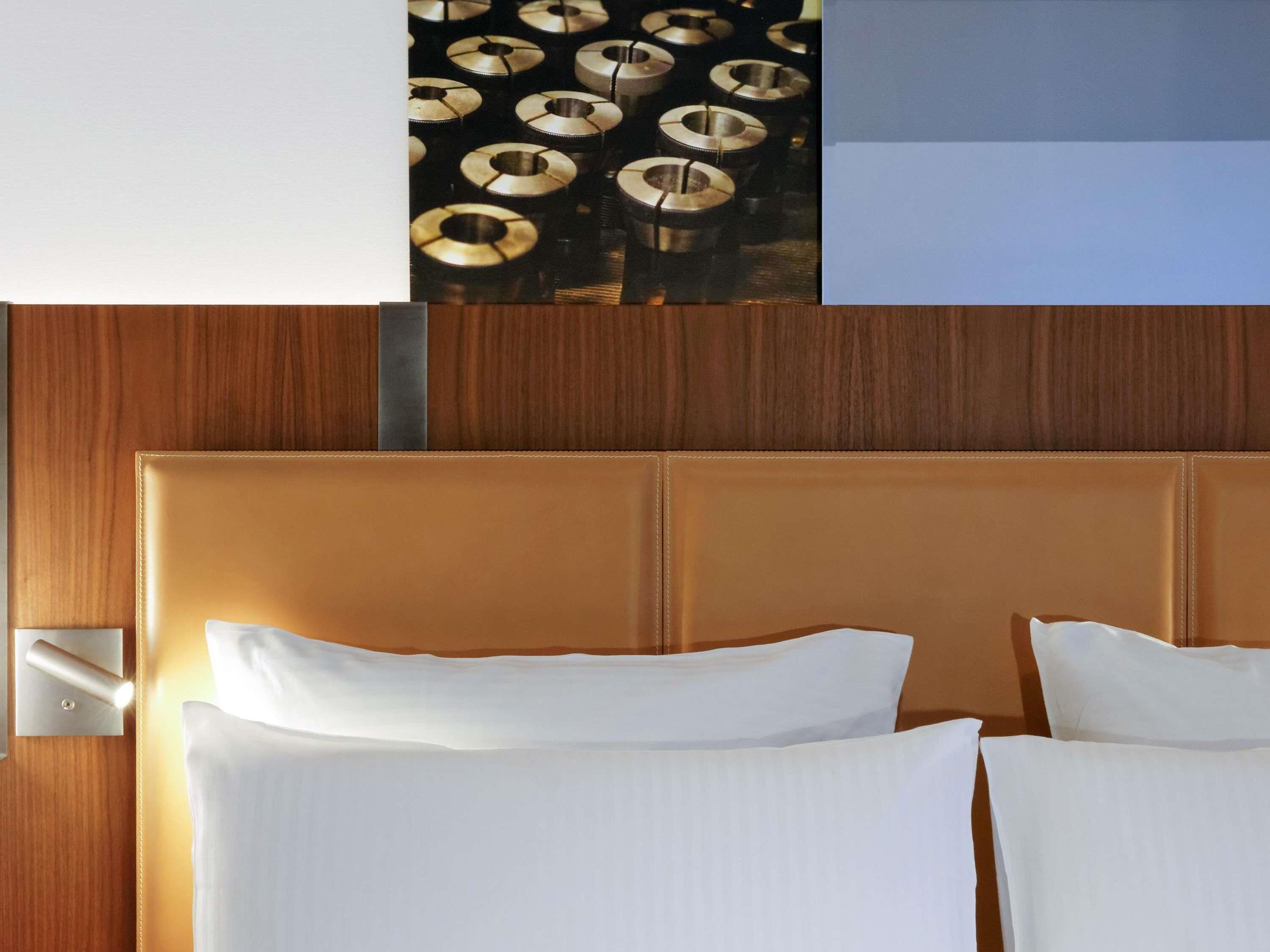 Chambre Deluxe, 1 très grand lit | Literie de qualité supérieure, minibar, coffres-forts dans les chambres