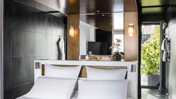 Signature Suite, 1 King Bed (Teck Executive)