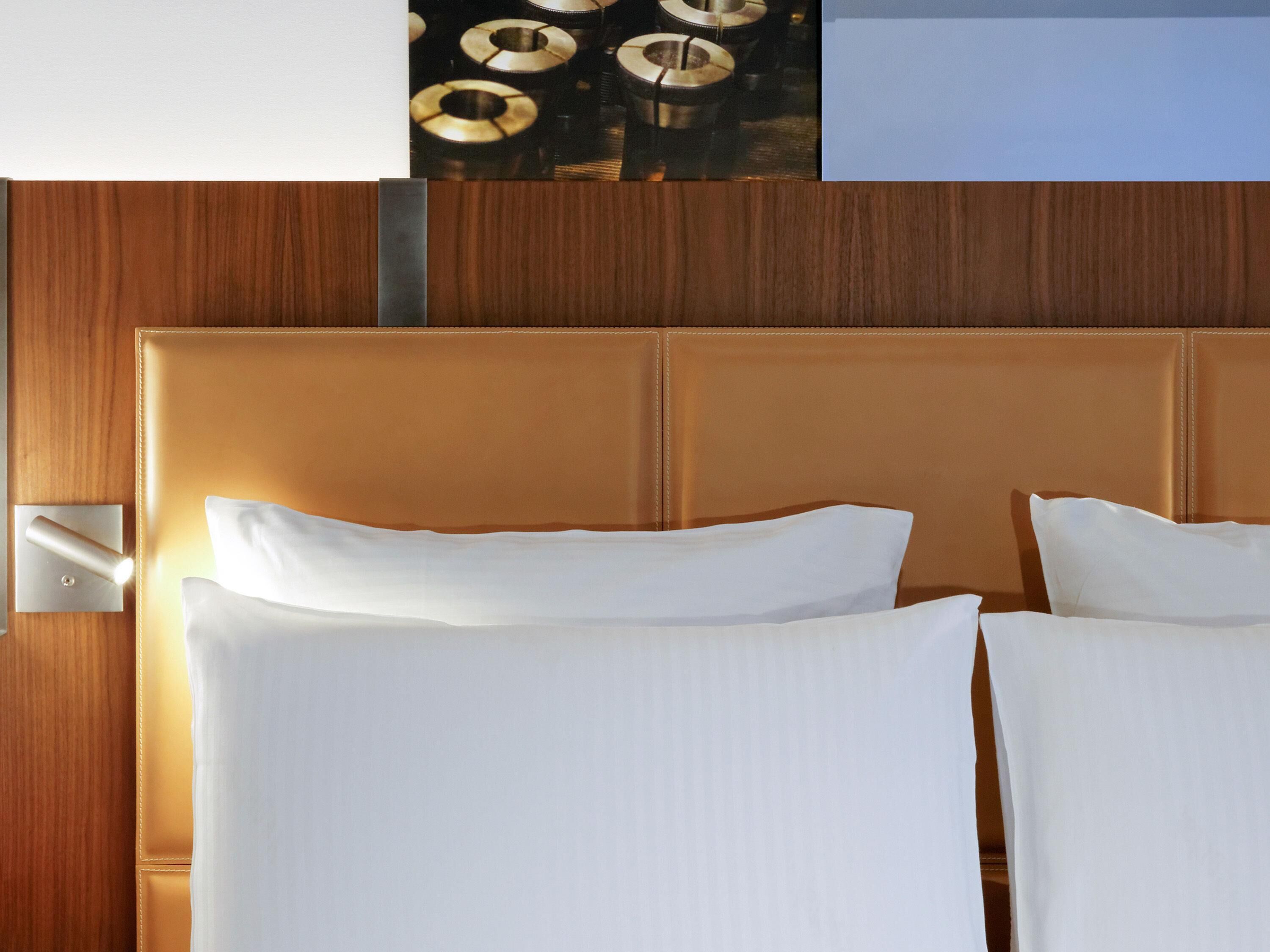 Superior Room, 1 Queen Bed | Premium bedding, minibar, in-room safe, desk