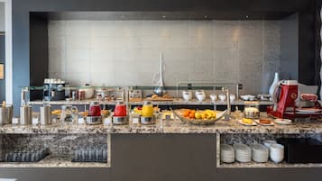 Tägliches kontinentales Frühstück gegen Gebühr