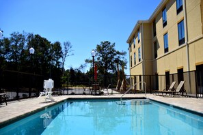 Outdoor pool, pool loungers