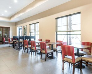 Bao gồm bữa sáng đầy đủ