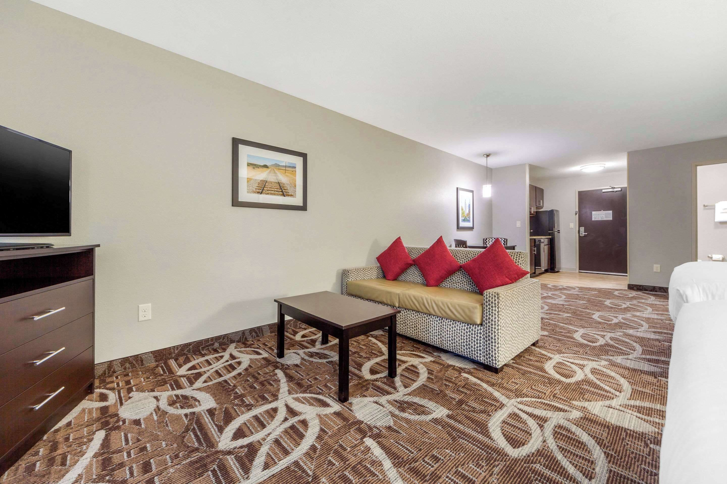 suite, multiple beds (larger unit) | 1 bedroom, premium bedding, down duvets, pillow-top beds