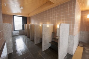 ห้องอาบน้ำสาธารณะ