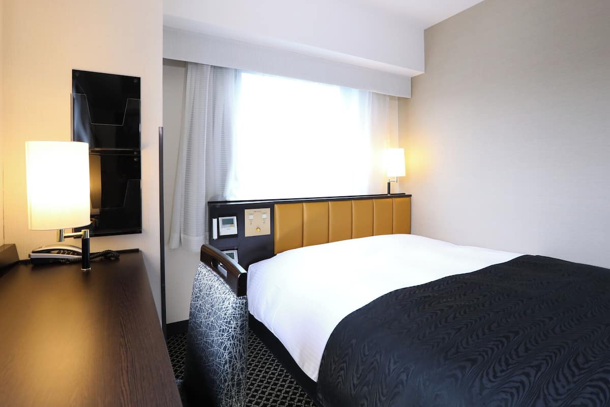 1 bedroom, desk, blackout curtains, free wired Internet