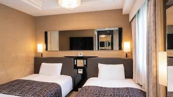 Habitació amb dos llits individuals Deluxe, no fumadors | 1 dormitori, escriptori, cortines opaques i Internet per cable gratuïta