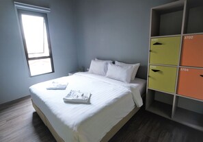 Standard Double Room, Women only | Soundproofing, free WiFi, bed sheets - iSanook Hostel (Bangkok)