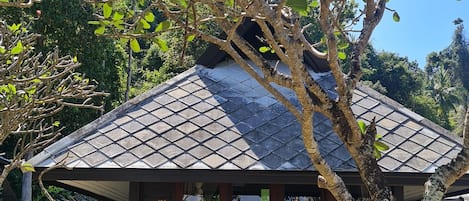 Deluxe Family with Ocean View Bungalow | Front of property