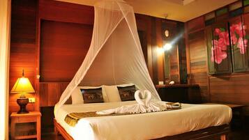 Beachfront Bungalow | Minibar, coffres-forts dans les chambres, lits pliants/supplémentaires