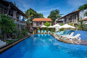 Outdoor pool, a natural pool - Lan Anh Garden Resort (Phu Quoc)