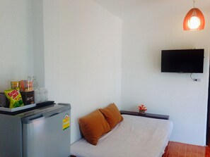 Family Room (For 3 Persons) | 책상, 암막 커튼, 무료 WiFi