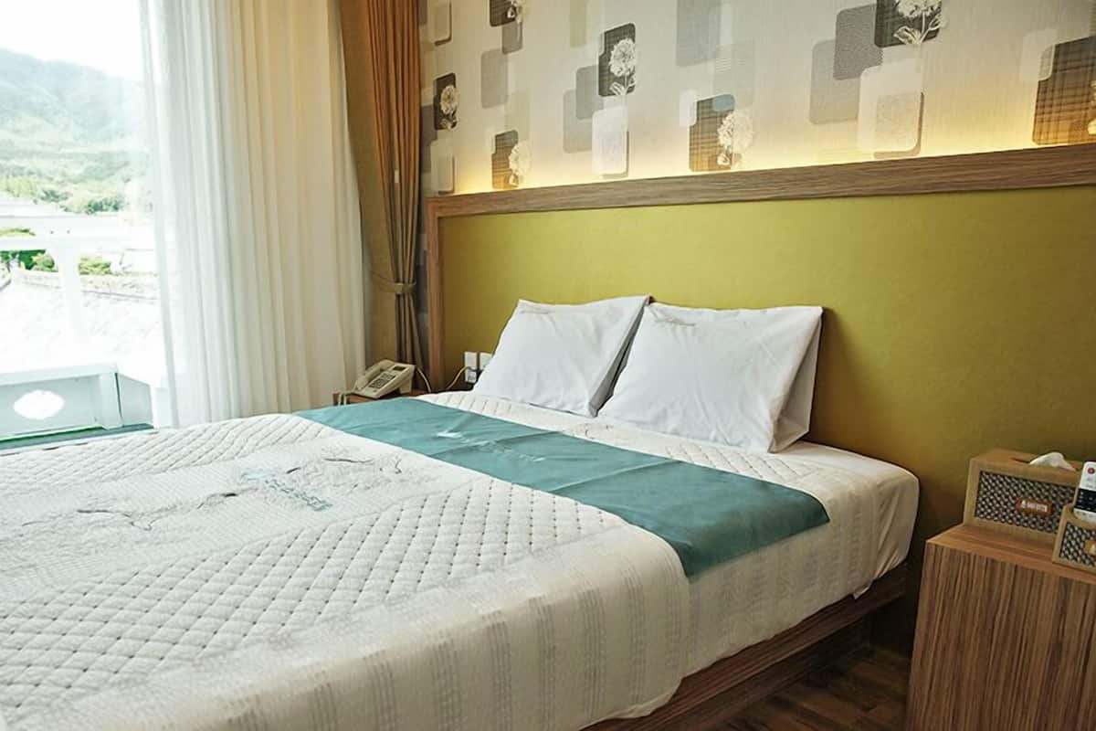 Standard Double Room, 1 Double Bed | Soundproofing, free WiFi, bed sheets