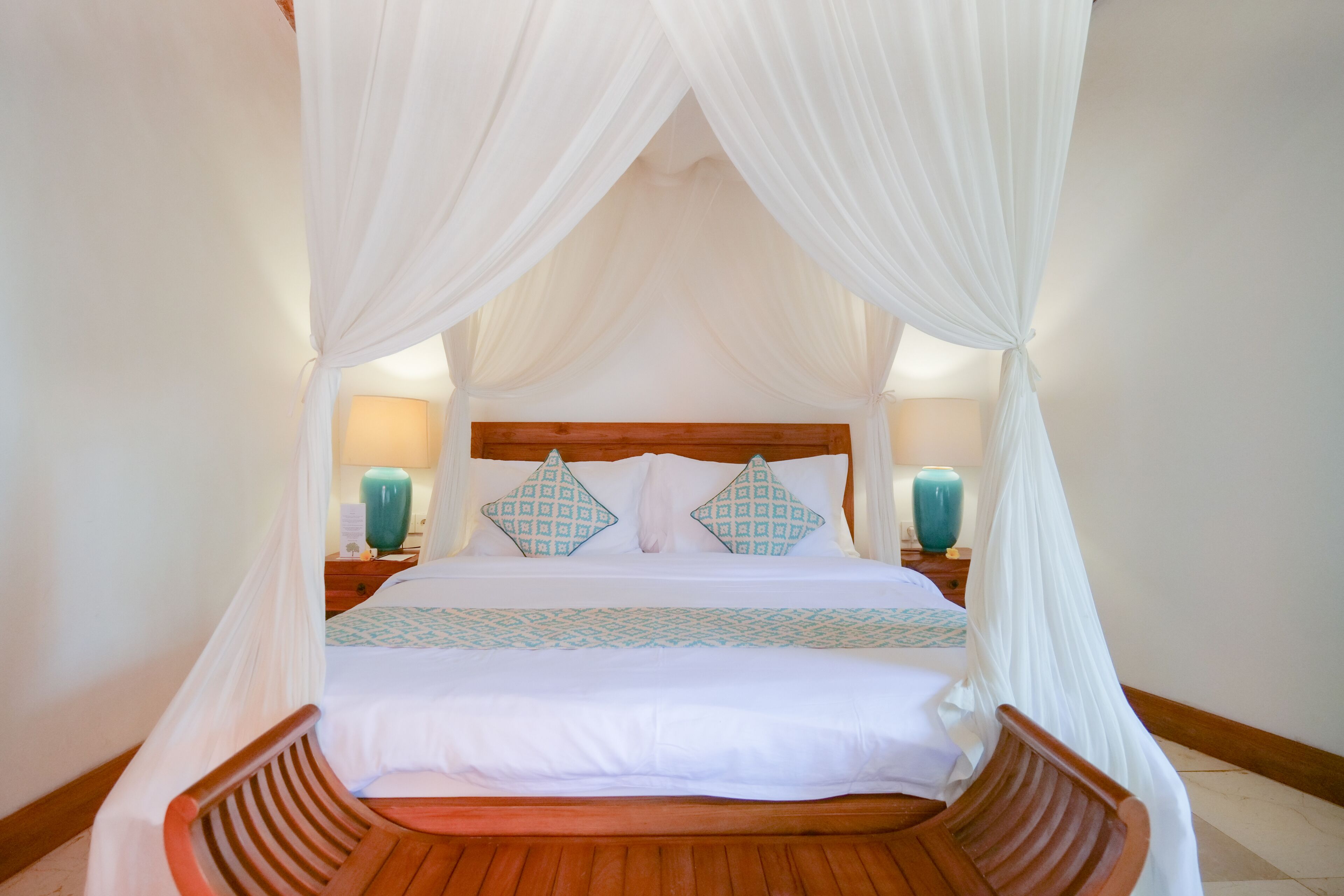 Double Room, 1 Queen Bed | Minibar, individually decorated, desk, blackout drapes