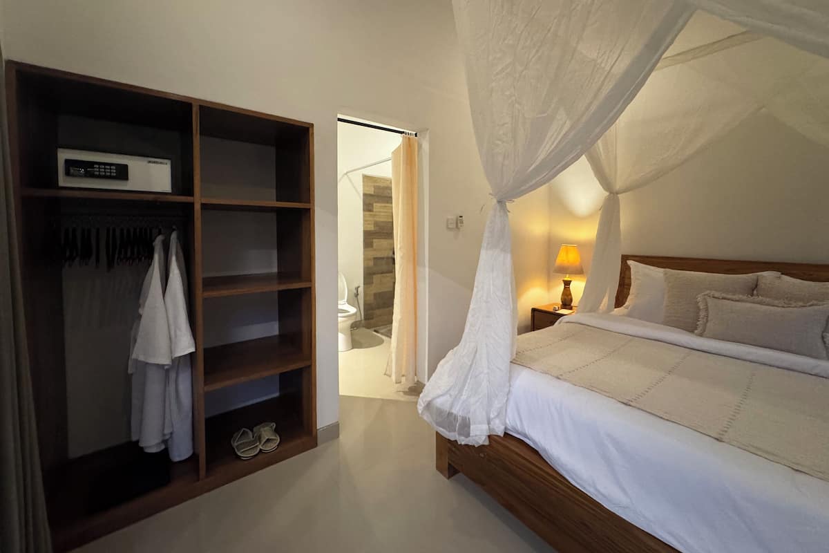 Basic-Doppelzimmer | Minibar, individuell dekoriert, Schreibtisch, Verdunkelungsvorhänge