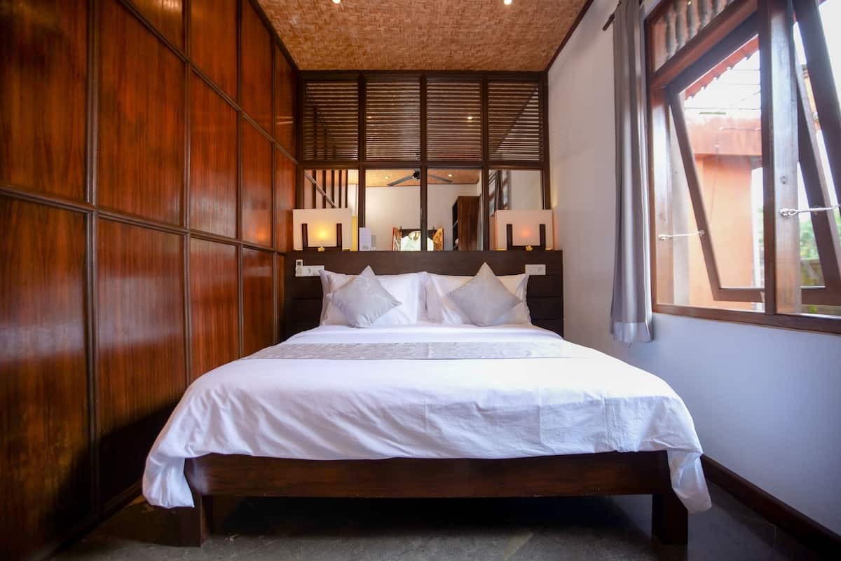 Standard-Doppelzimmer, 1 Queen-Bett | Minibar, individuell dekoriert, Schreibtisch, Verdunkelungsvorhänge