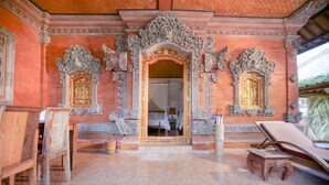 Phòng đôi hoặc 2 giường đơn, 2 giường cỡ queen, quang cảnh hồ bơi, tầng trệt | Hiên