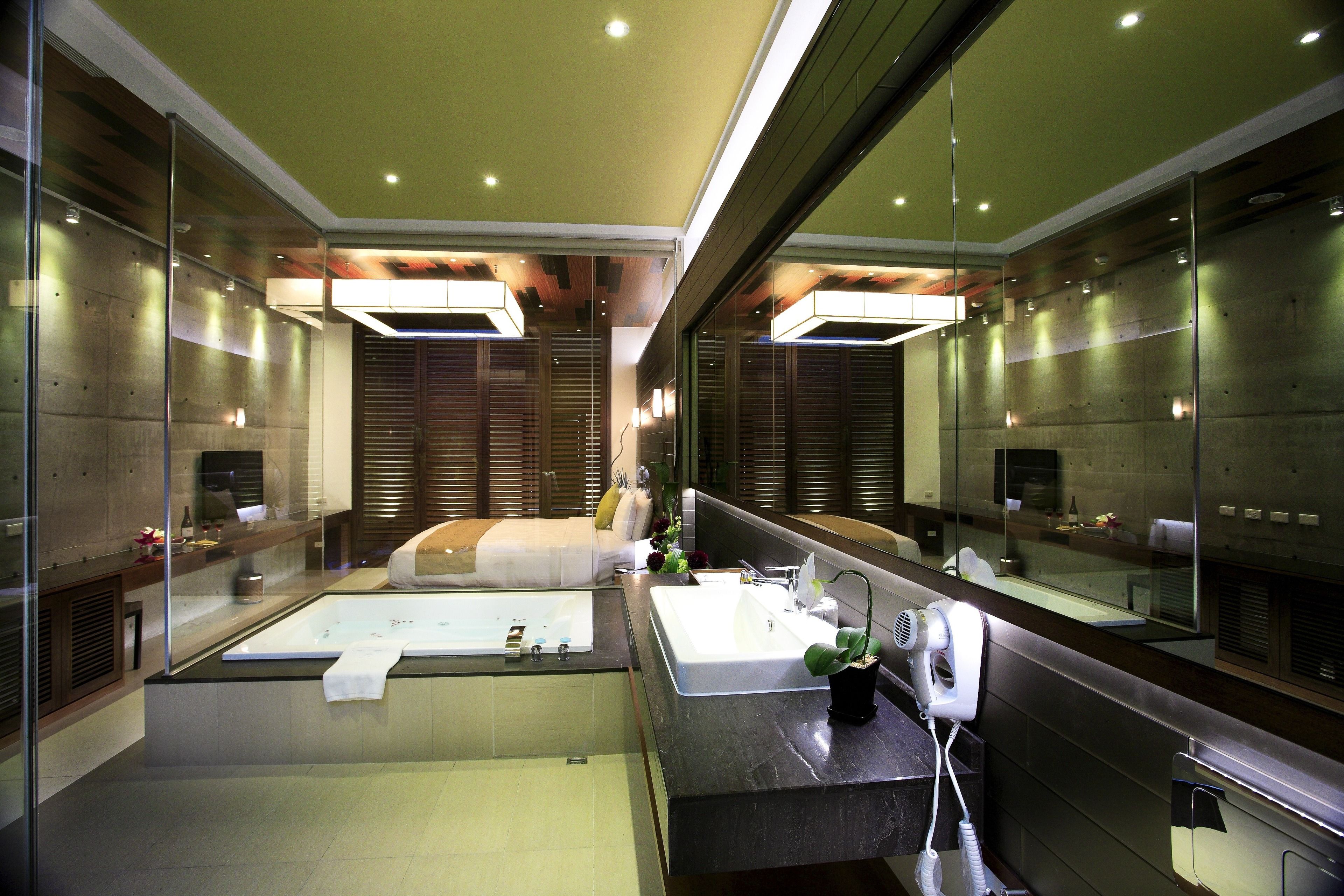 standard double room | bathroom | separate bathtub and shower, jetted bath, rainfall showerhead