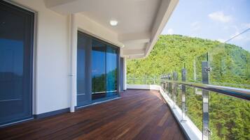 Junior Suite, 1 Bedroom, Terrace | Balcony
