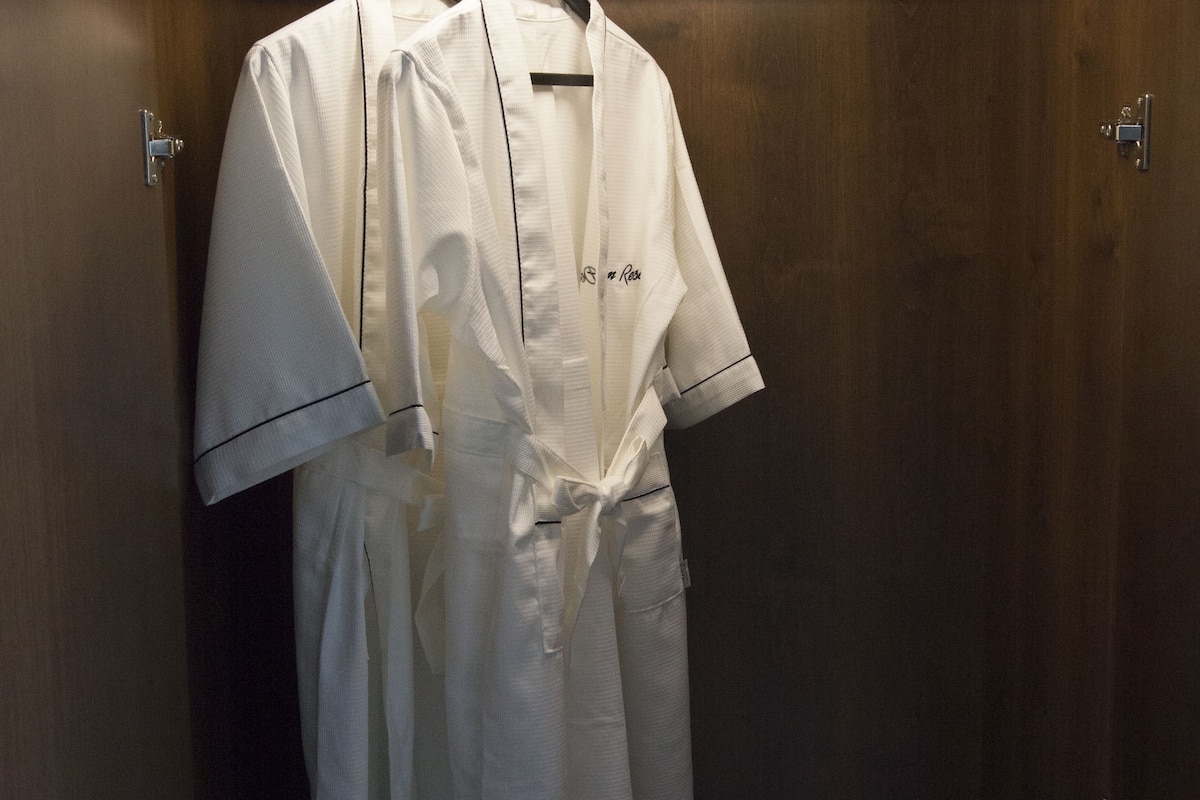 shower, free toiletries, hair dryer, bidet