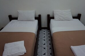 Twin Room - Khamsaner Hotel (Vientiane)