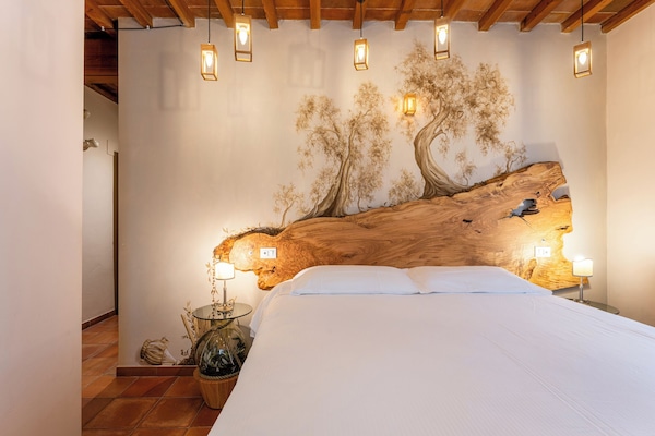 Standard Room | Premium bedding, down comforters, memory foam beds, minibar