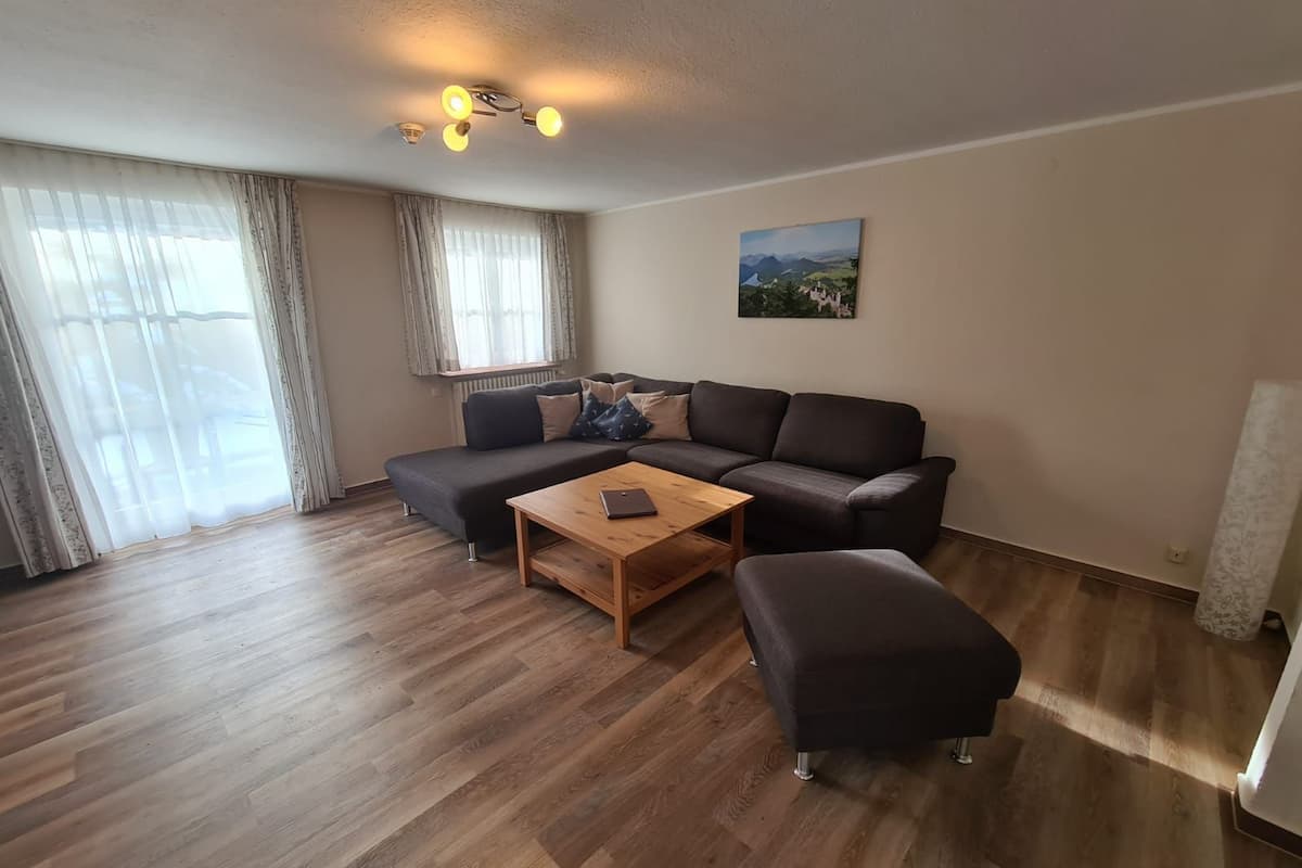 comfort apartment, 2 bedrooms, terrace | living area | flat-screen tv