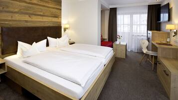 Comfort Double Room, 1 Double Bed | Hypo-allergenic bedding, iron/ironing board, free WiFi, bed sheets