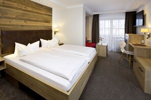 Comfort Double Room, 1 Double Bed | Hypo-allergenic bedding, iron/ironing board, free WiFi, bed sheets
