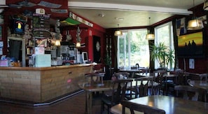 Bar (on property) - Black Diamond Lodge (Niseko)