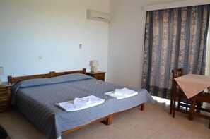 Tabla de planchar con plancha, cunas gratuitas y wifi gratis