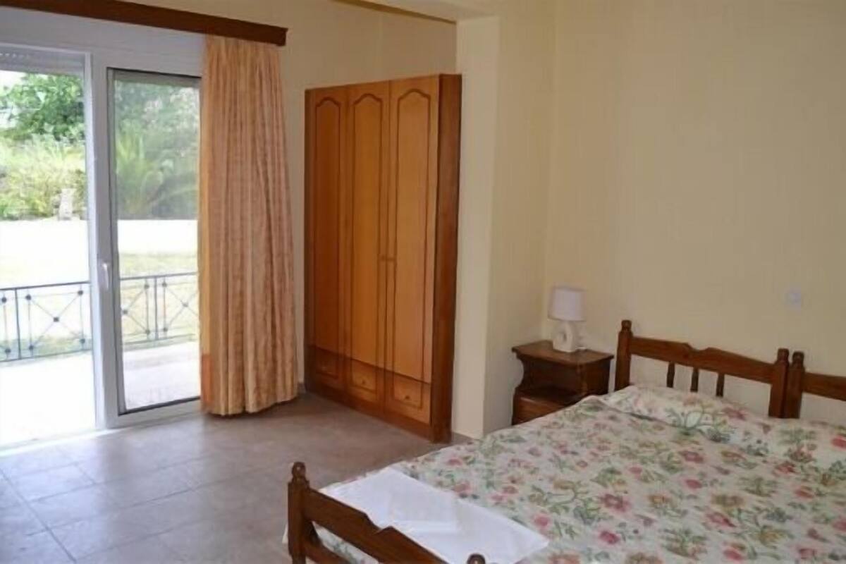 Iron/ironing board (on request), cribs (free), WiFi (free), bed sheets