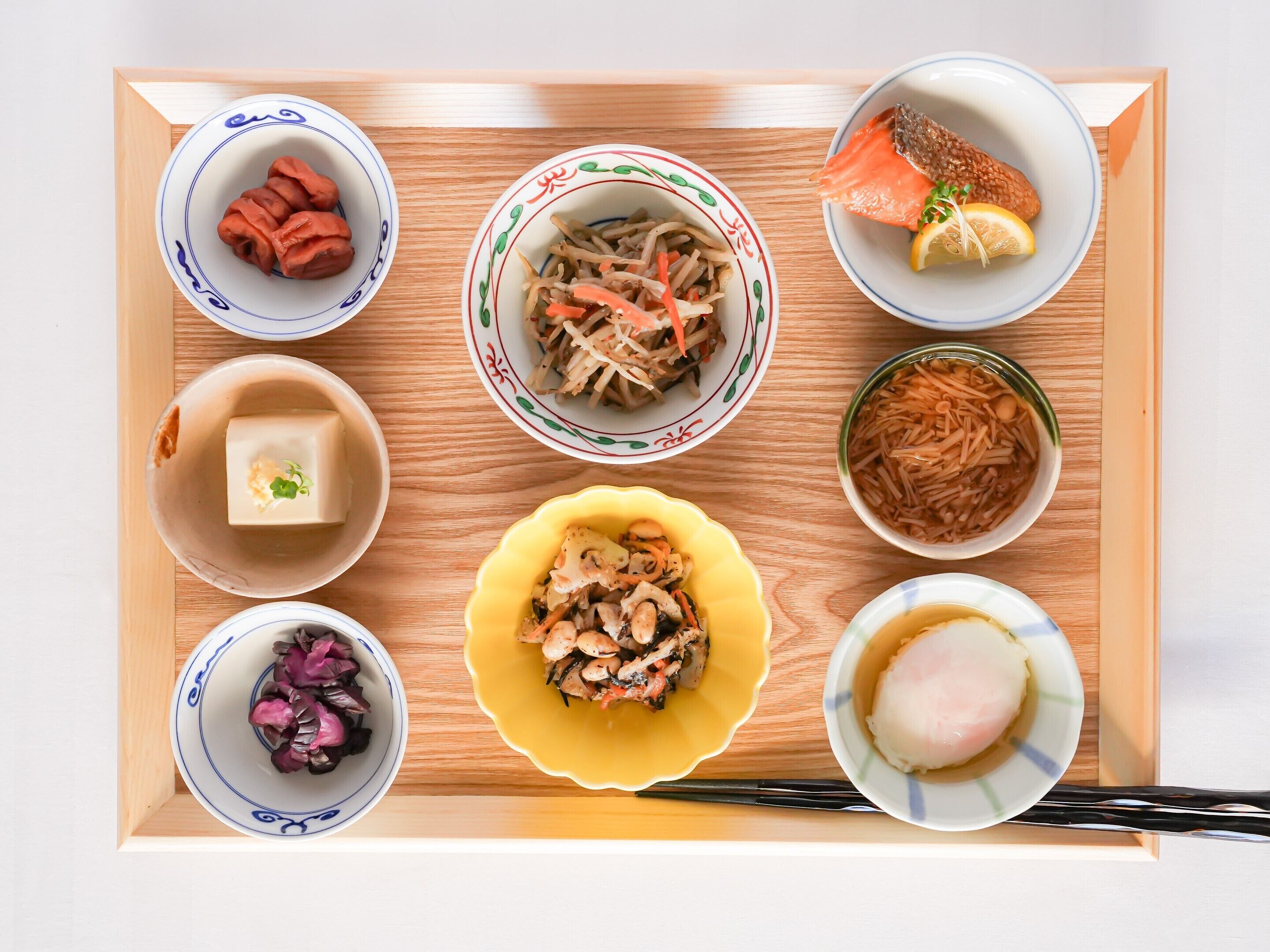 daily buffet breakfast (jpy 2200 per person)