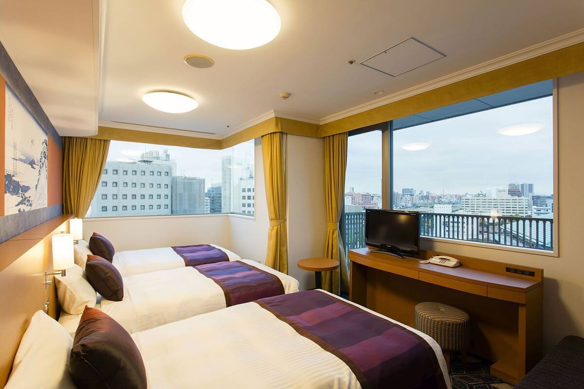 Caja de seguridad en la habitación y sistema de insonorización