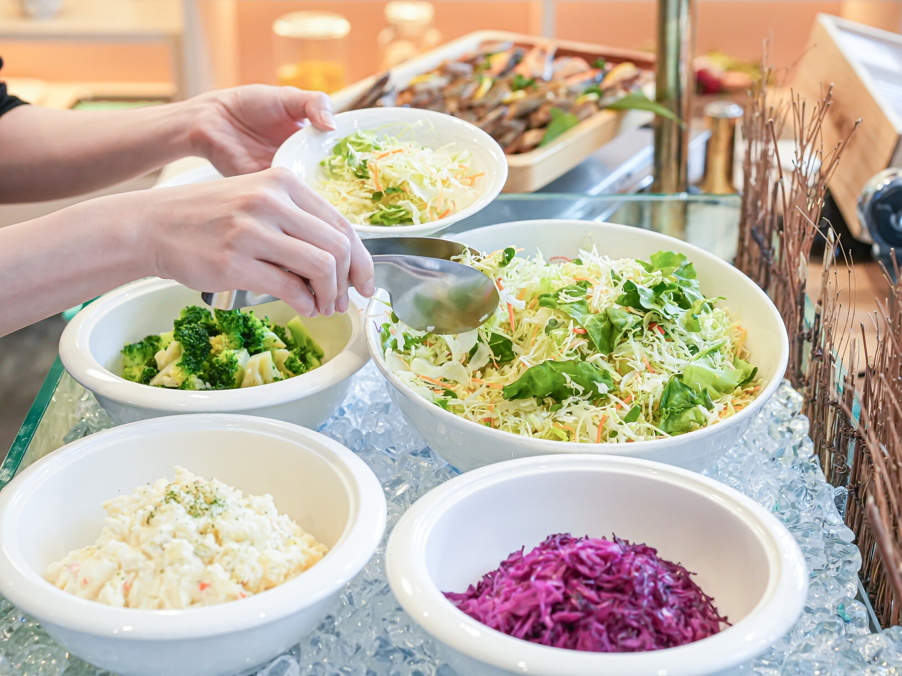 daily buffet breakfast (jpy 2200 per person)