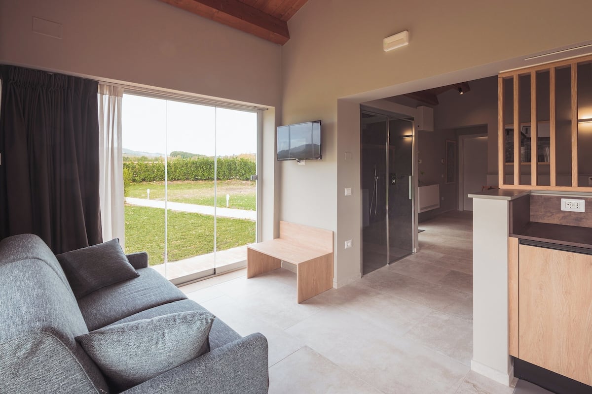 Suite La Quercia | 2 bedrooms, blackout drapes, free WiFi, bed sheets
